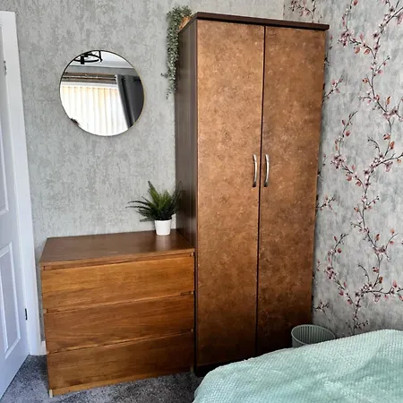 Ash 펜션 톨러톤